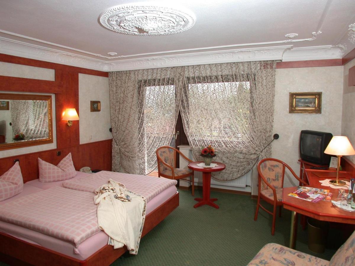 Hotel Kempenhof Lügde エクステリア 写真