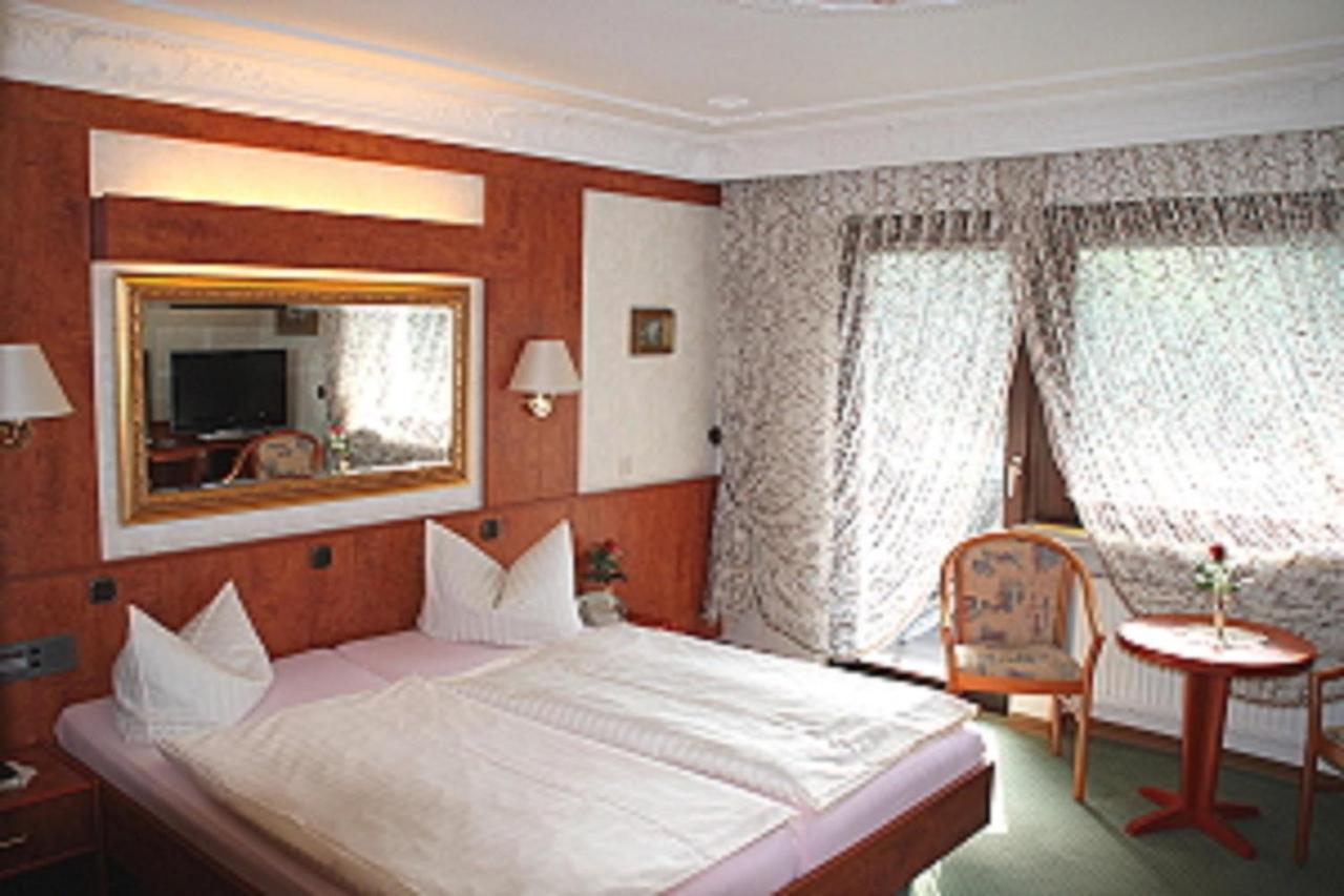 Hotel Kempenhof Lügde エクステリア 写真