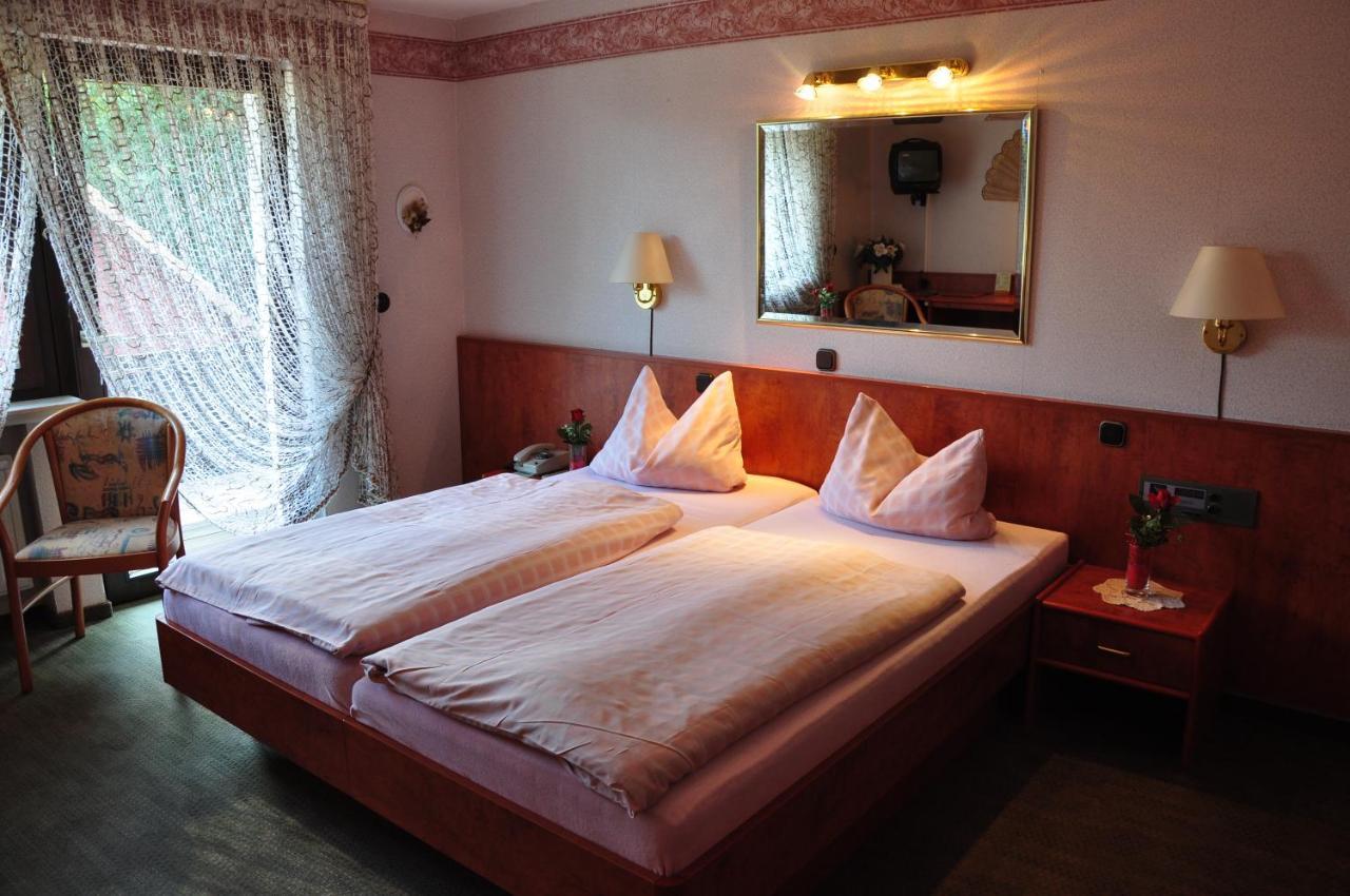 Hotel Kempenhof Lügde エクステリア 写真